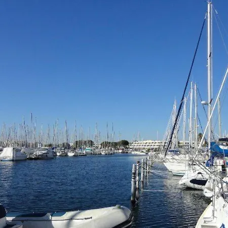 Apartment Renove Climatise Proche Pour 4 Pers - Fr-1-307-206 Le Grau-du-Roi